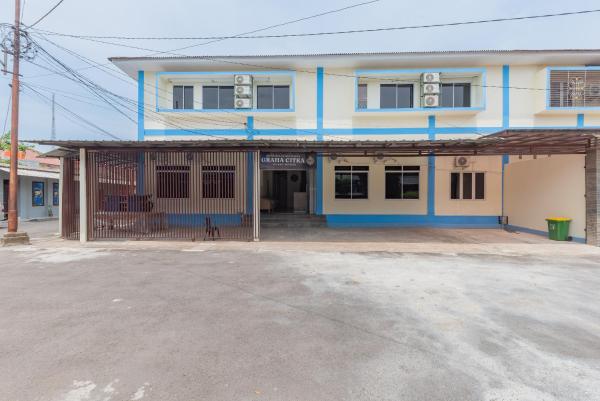 RedDoorz Plus near RSUD Gunung Jati Cirebon, Reservar Hotel Cirebon West Java, perto de Sunyaragi Cave