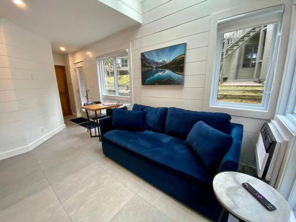 Modern Cottage in the Tremblant Ski Village, Reservar  Mont-Tremblant Village 