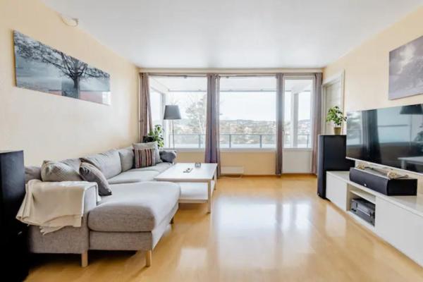Calm and tidy room in apartment, 14min train ride to city center, Reservar  Høybråten Oslo County