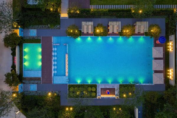 Zhangjiajie SANHE Hotel-Tea Ceremony, Tea Tour, Free pick up service more than 2 nights,Free Shuttle Service to East Gate of Forest Park, Free Welcome Tea, Free folk costume experience,English Customer Service, Reservar  Hotéis em Daglang com Piscina, Piscina