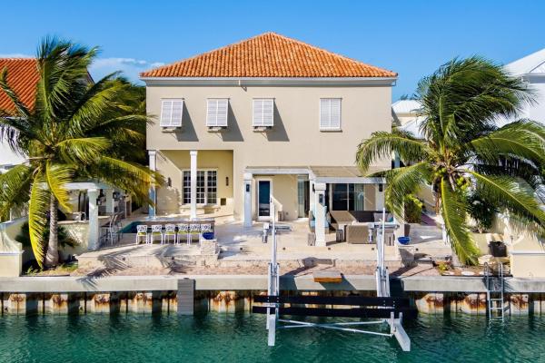 Abundance and Prosperity Villa, Reservar  Long Bay Hills Providenciales