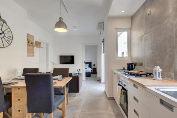 Modern Sliema apartment near sea, Reservar  Sliema Malta