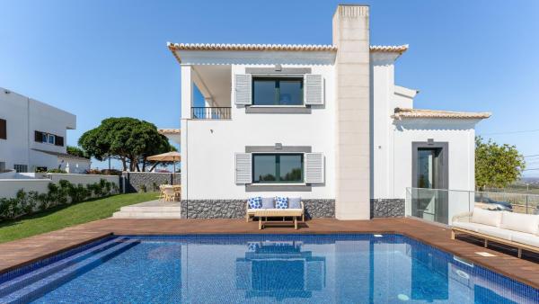 Villa Maya Luxurious House With Pool by LovelyStay, Reservar  Praia da Luz Albufeira