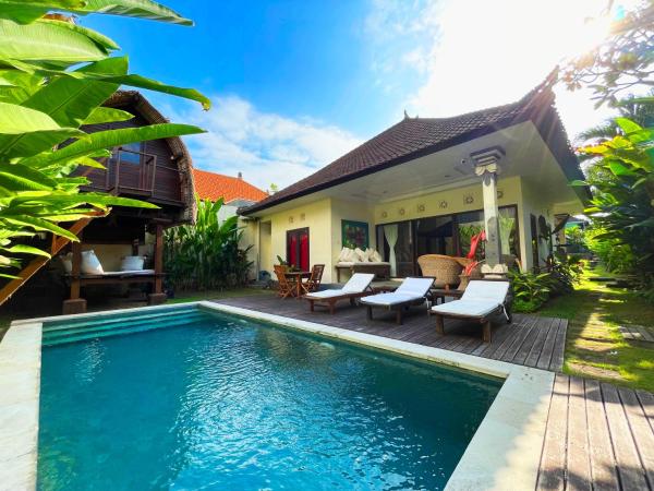 Traditional 2Br Private Pool Villa in the Heart of Canggu, Berawa, Reservar  Hotéis em Bali com piscina, Piscina