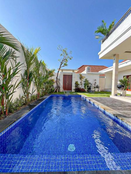 Canggus Hottest Spot - Brand New Villa with Rooftop Views 2BRs and PS5, Reservar  Hotéis em Bali com Piscina, Piscina