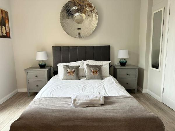 Studios 4&5 - Dedworth Road, Windsor, Reservar  Windsor Berkshire