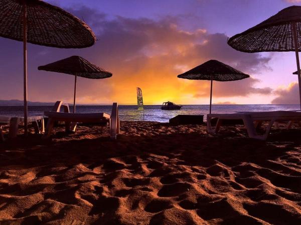 , Reservar  Hotéis em Armutlu com Piscina, Piscina