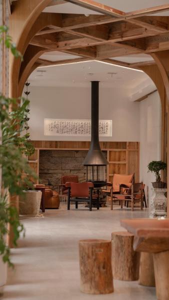 Patio Spring Holiday Inn--Free pick up-Airport & Railway st ation&TianMen Mount ain--Free travel customization, Reservar  Yong Ding 