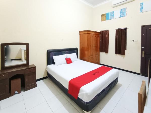 RedDoorz at Ratu Homestay Syariah Near Lippo Mall Banyuwangi, Reservar  Hotéis Baratos em East Java