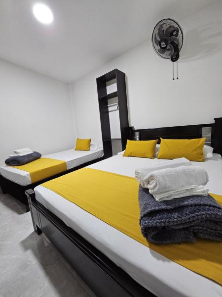 Zavara Hostal - Pueblo Tapao, 321-609-4407, Reservar  Hotéis Baratos em Santander
