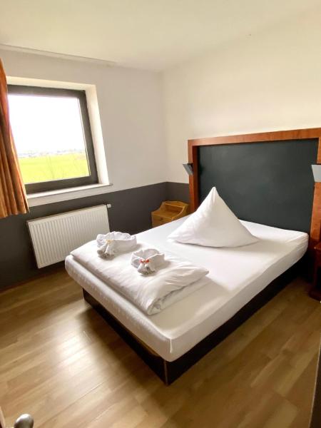 Hotel Castellana, Reservar  Lessien Lower-Saxony