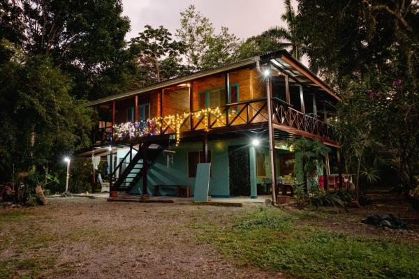 Casa Aldirica, Reservar  Cahuita Limon