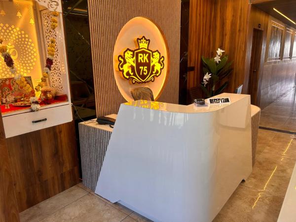 Hotel RK 75, Reservar  Akolia 