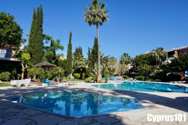 Lovely Renovated Villa for Holiday, Reservar  Hotéis em Pafos com Piscina, Piscina
