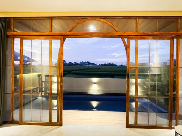 Cahaya Pranata Villa 2BR Seseh Beach, Reservar  Hotéis em Bali com piscina, Piscina