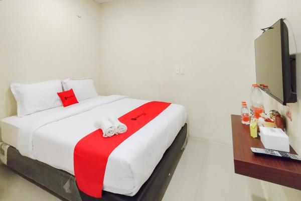 RedDoorz at Rejoss Lux Medan, Reservar  Medan Sumatra