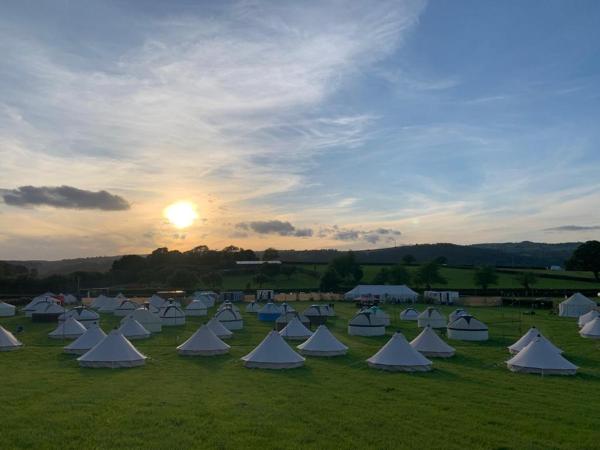 Fred\s Yurts at Hay Festival, Reservar  Hay-on-Wye 