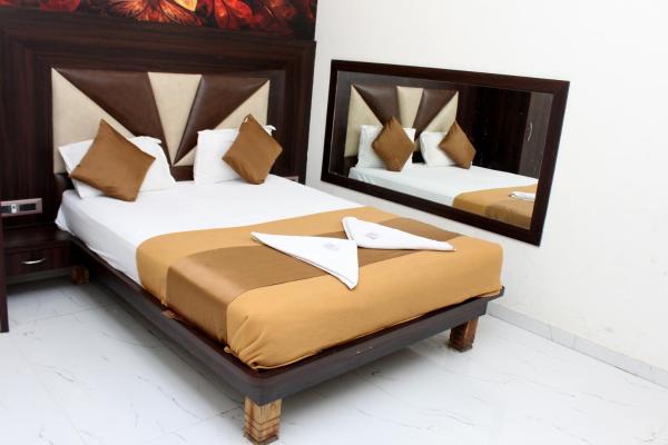 Hotel Aayan Lodging & Boarding, Reservar  Kirnāpur 