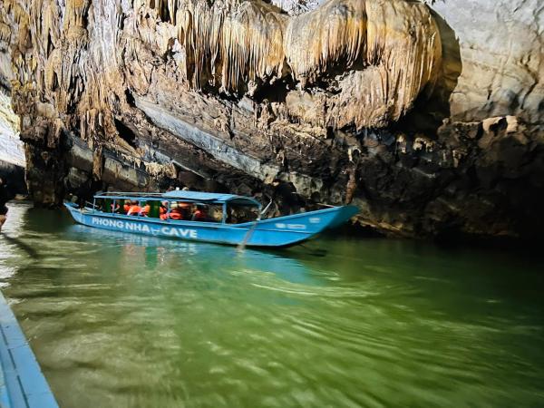 Phong Nha Cave Boat Tour Included - Nguyen Shack, Reservar  Hotéis em Quang Binh com piscina, Piscina