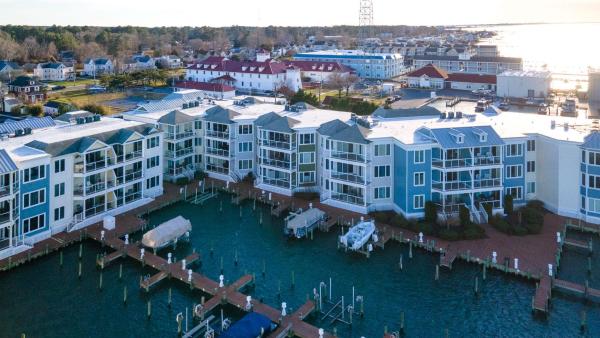 Sunset Bay Villa 118 - Waterfront, Deep-water boat slip!, Reservar  Chincoteague Virginia