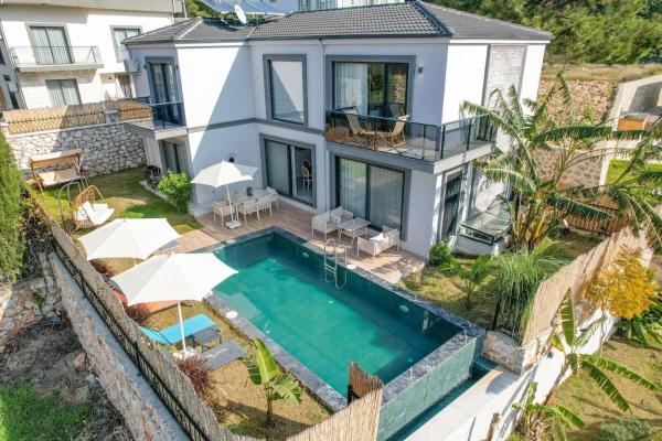 Villa with Amazing View in Faralya - Kabak, Reservar  Hotéis em Kızılcakaya com piscina, Piscina