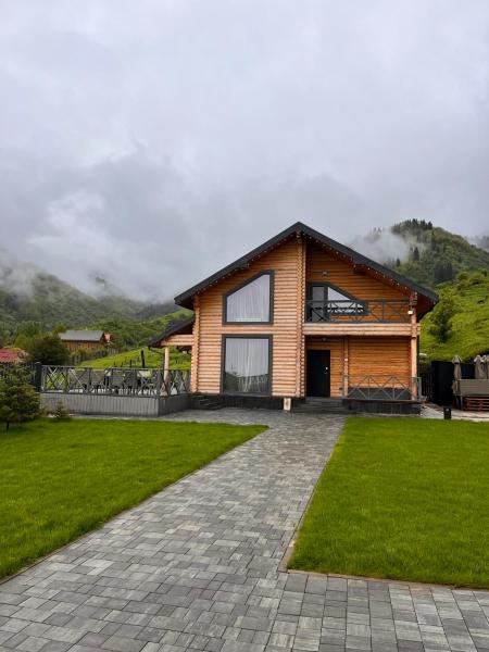 FamilyHouseTabagan гостевой дом,коттедж в горах для компании с террасой и баней, Reservar  Hotéis em Almaty com piscina, Piscina
