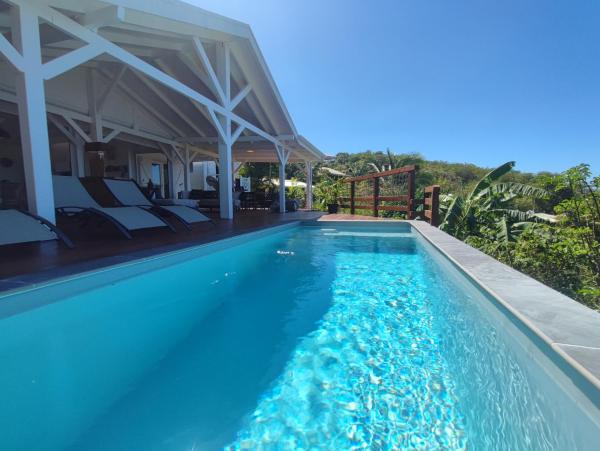 Villa Franco - Plage de Leroux à 600m - Vue mer exceptionnelle, Reservar  Hotéis em Basse Terre com Piscina, Piscina