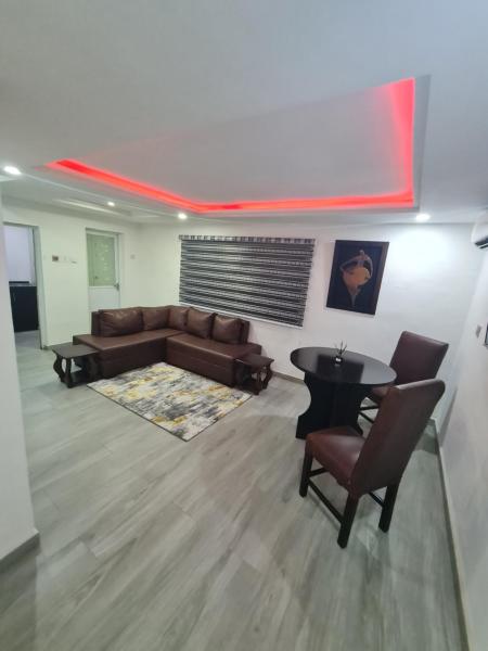 ULOM CONDOS, Reservar  Hotéis em Owerri com piscina, Piscina