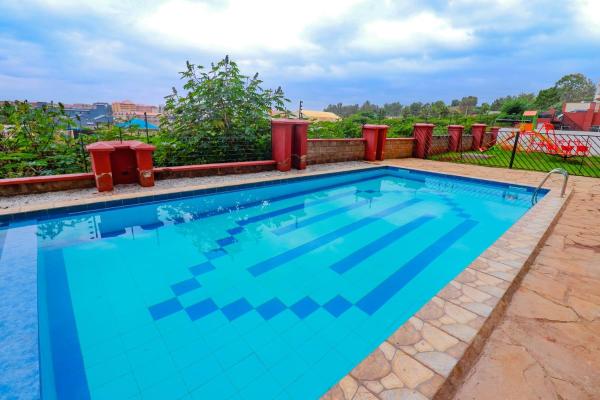 One bed airbnb with pool by Omuts, Reservar  Hotéis em Central com piscina, Piscina