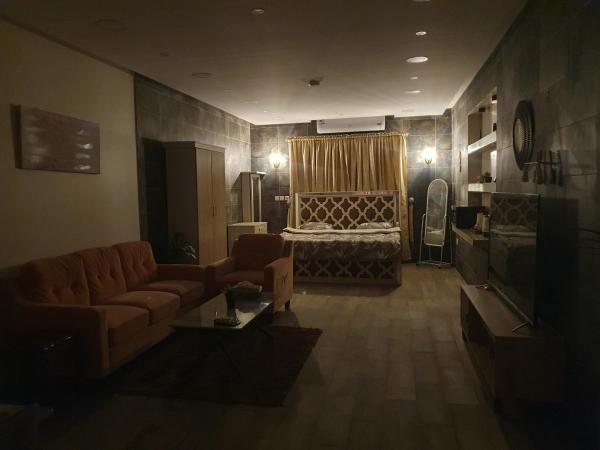 ستوديو بفناء خارجي ومدخل سيارة خاصين, Reservar  Al-Hofuf Eastern Province