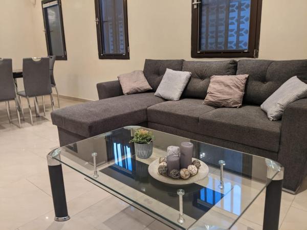 Villa meublée avec grand jardin, Reservar  Lomé 