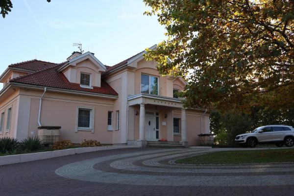 Rezydencja Pod Platanem, Reservar Estadia em quinta Smardzowice Voivodia da Pequena Polónia