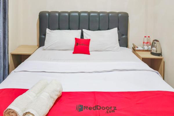 RedDoorz at Guciwan Hotel near Objek Wisata Guci, Reservar  Tuwel Central Java