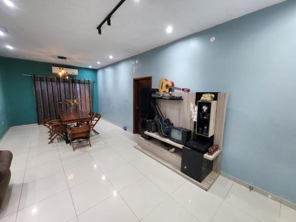 Casa con patio y quincho en Cambyreta Itapua, Reservar  Hotéis em Itapua com Piscina, Piscina