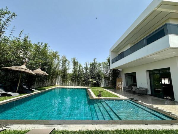 Villa de luxe piscine chauffée & Jacuzzi & Petit déjeuner, Reservar  Fes Fès