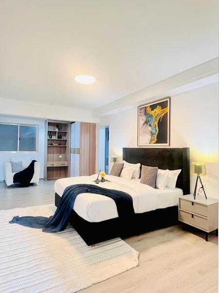 serenity heights three bedroom apartment with swimming pool fully equipped gym ample parking space child play area and amazing scenic views, Reservar Apartamento Hotéis em Nairobi com Estacionamento, Estacionamento