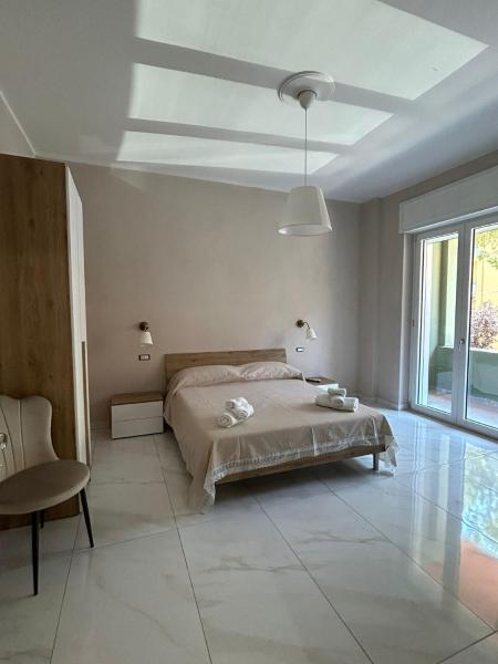 Zara House, Reservar Pousada (com pequeno-almoço) Salerno Campania, perto de Medieval Aqueduct of Salerno