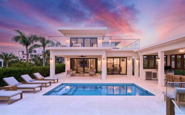 Sunny Bay Estate Villa 4 Bedroom Waterfront, Reservar  Providenciales Ilhas Turcas e Caicos