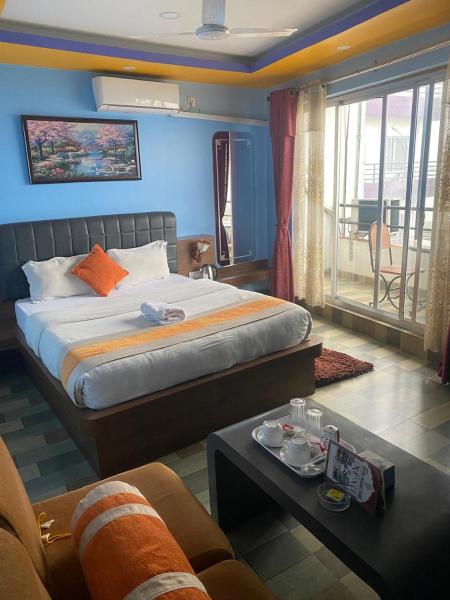 Hotel Holiday Home, Reservar  Bākhri Kharka 