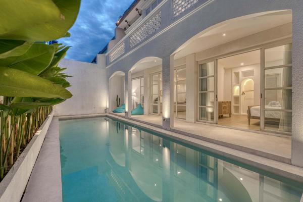 Villa Isabella 4BR Brand New in Berawa, Canggu, Reservar  Hotéis em Bali com piscina, Piscina