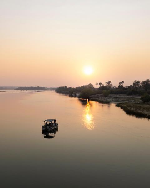 Zambezi Dusk River Facing-all inclusive-Luxury Accommodation, Reservar Lodge Hotéis em Livingstone com piscina, Piscina