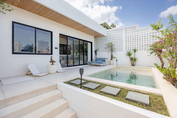 NEW Ocean-Blue Enclosed AC 1BR Villa Next To Berawa With Calming Vibes, Reservar  Hotéis em Bali com piscina, Piscina
