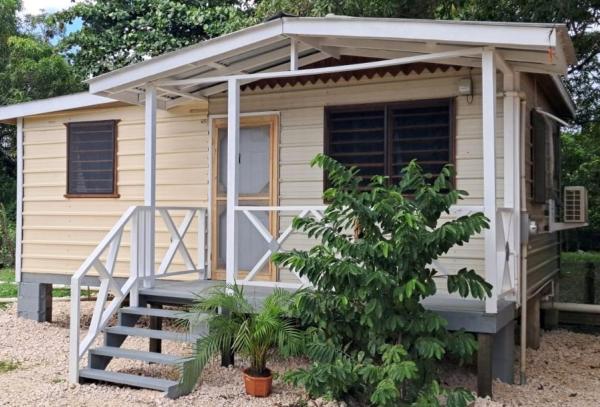 Delva\s Villa - Cozy Home near Airport, Reservar  Belize City Belize Province