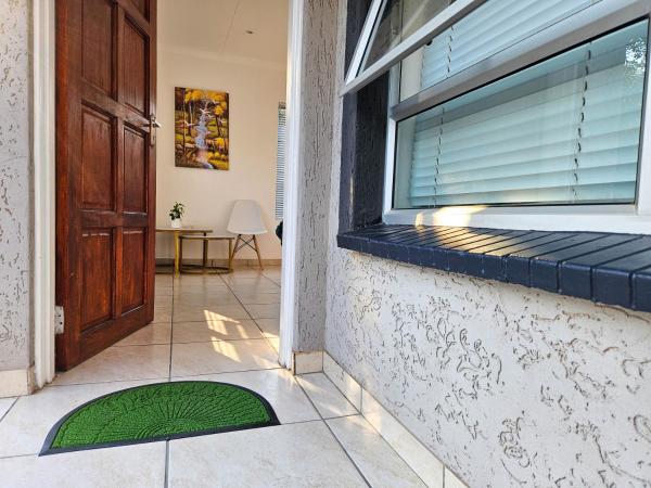 The M GuestHouse, Reservar  Kempton Park Gauteng
