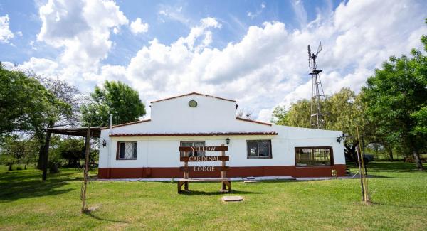 Yellow Cardinal Lodge, Reservar  Hotéis em Corrientes com Estacionamento, Estacionamento