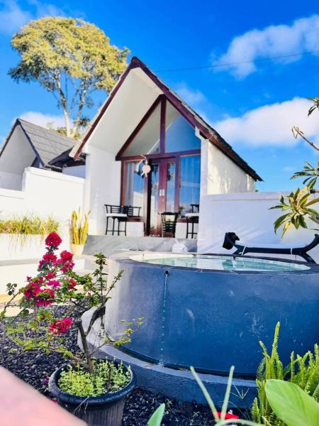 Savana Bali Glamping, Reservar Parque de campismo Hotéis em Bali com piscina, Piscina