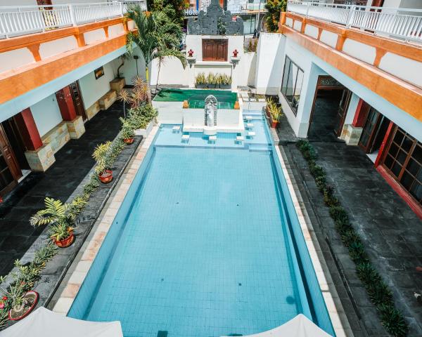 Natasya Kuta Beach Hotel, Reservar  Hotéis em Bali com piscina, Piscina