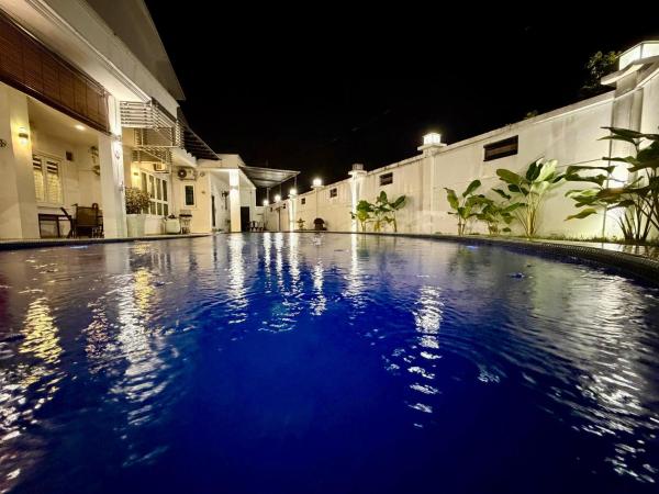 Botani Pool Villa 5R4B 14pax Karaoke BBq, Reservar  Ipoh Perak