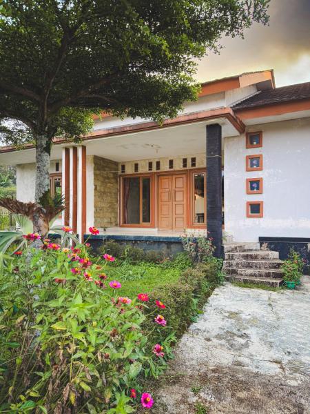 Villa Restu 5 Cozy 2BR Mountain View in Puncak, Reservar  Paragajen West Java