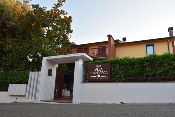 Villa Francesca Luxury Rooms, Reservar  San Demetrio Corone 
